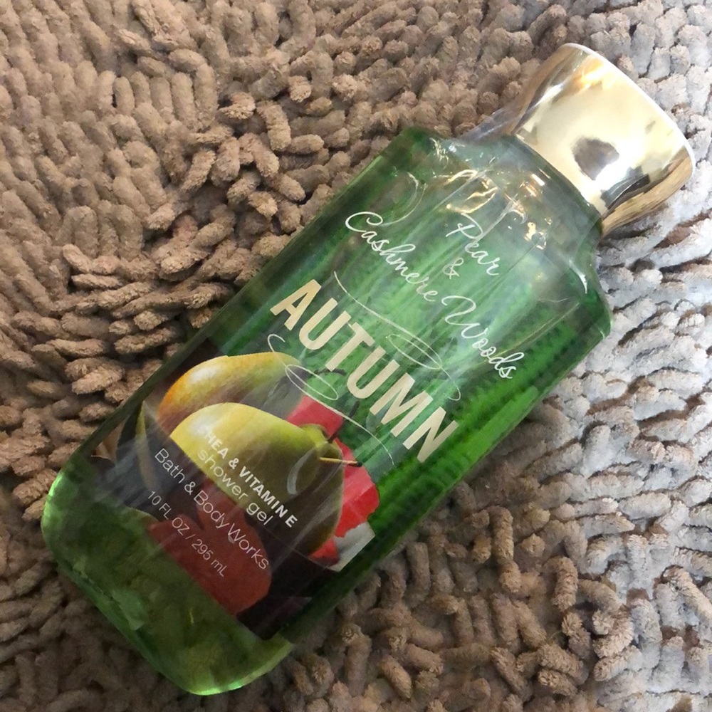 Pear and Cashmere Woods AUTUMN Shower Gel !